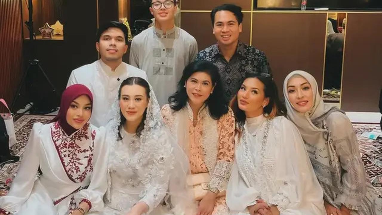 6 Potret Gaya Zahwa Massaid Kakak Kandung dan Aurel Hermansyah Kakak Ipar Aaliyah Massaid saat Tasykuran Empat Bulanan Kehamilan