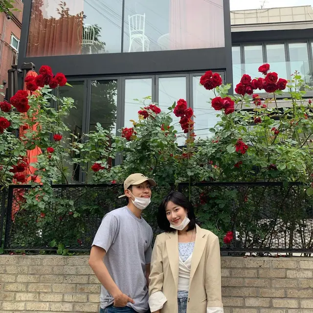 Yunyoung eks Ajax dan Naeun April. (Instagram/ 2yoooung)