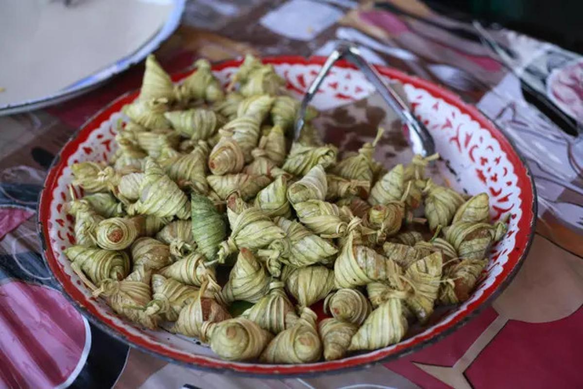 Trik Memotong Ketupat agar Tidak Lengket di Pisau