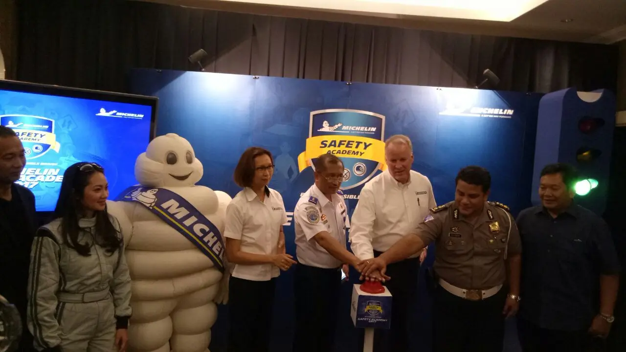 	Michelin terus mengadakan Michelin Safety Academy (MSA) untuk mengedukasi pengemudi usia muda mengenai berkendara aman.(Arief/Liputan6.com)
