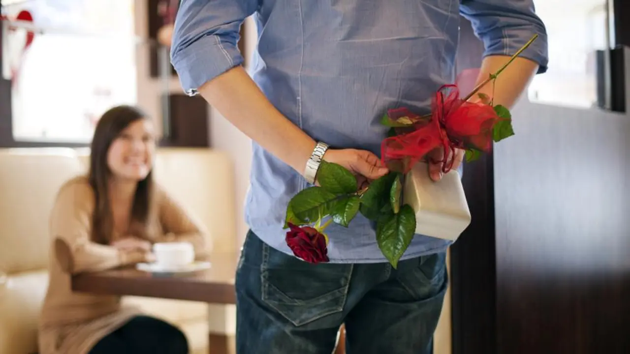 50 Persen Wanita Buang Hadiah Valentine dari Pasangan