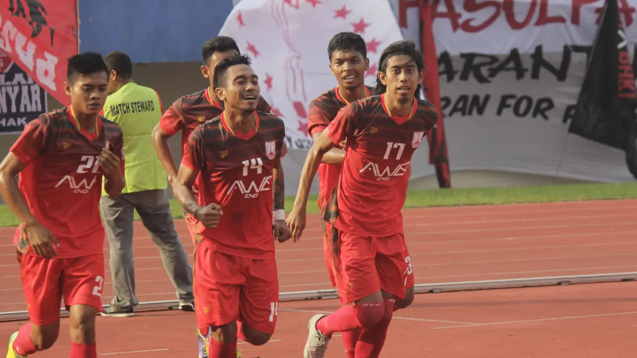 Persis Solo