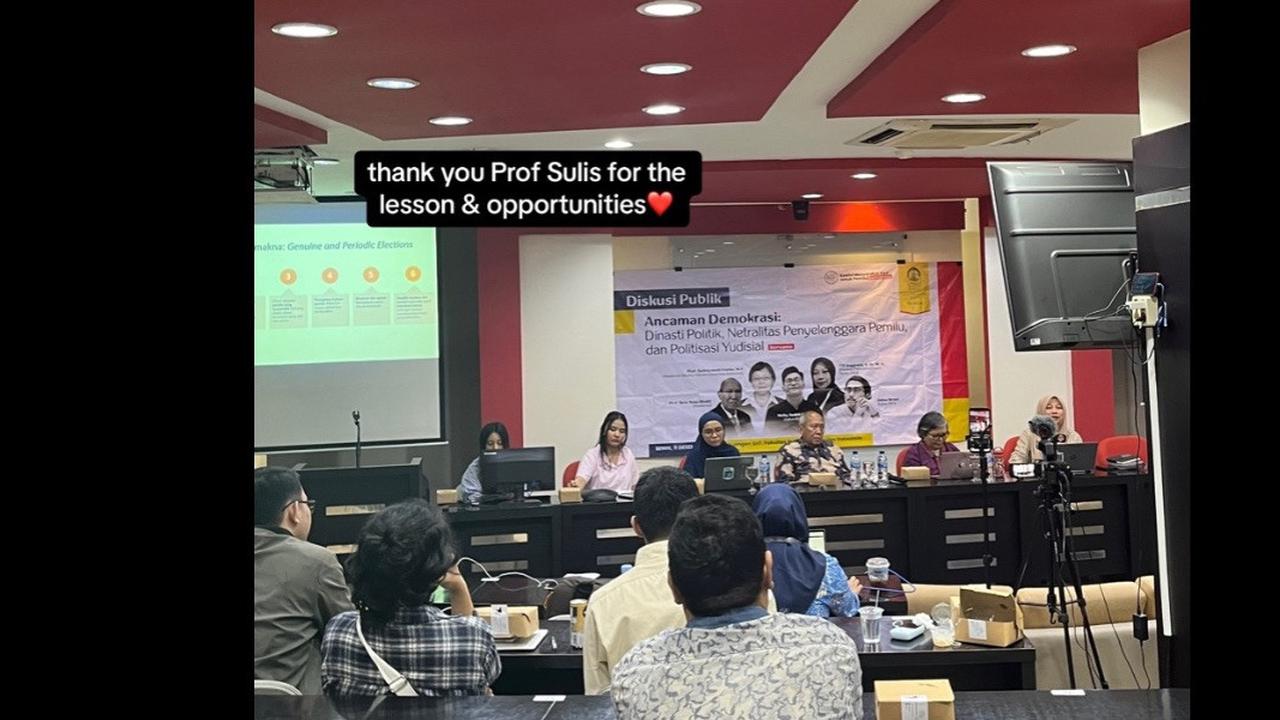 "Selamat yang besar dear Ghanies. Semoga sukses terus untuk selanjutnya. Lots of love," tulis Prof. Sulis.