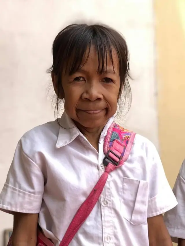 bocah 10 tahun terlihat sangat tua