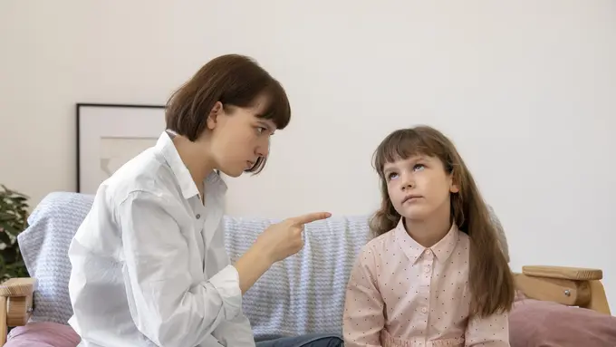 Kesalahan Pola Asuh yang Tanpa Sadar Sering Dilakukan Orangtua dan Dampaknya Jangka Panjang [Dok/freepik.com]