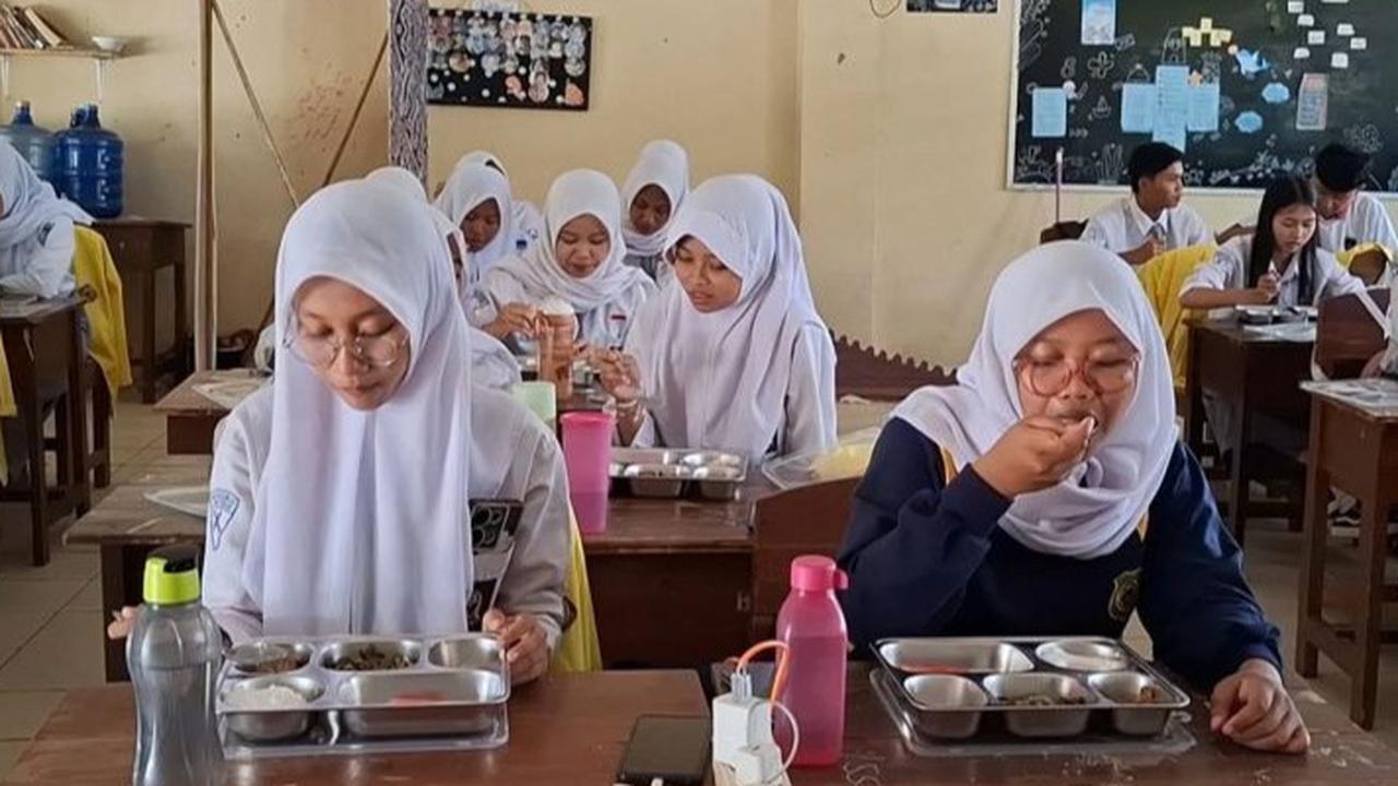 KPAI Temukan BGN Nunggak Rp1 Miliar di Dapur SPPG Singaparna Tasikmalaya, Alat Makan untuk MBG Tidak Terawat