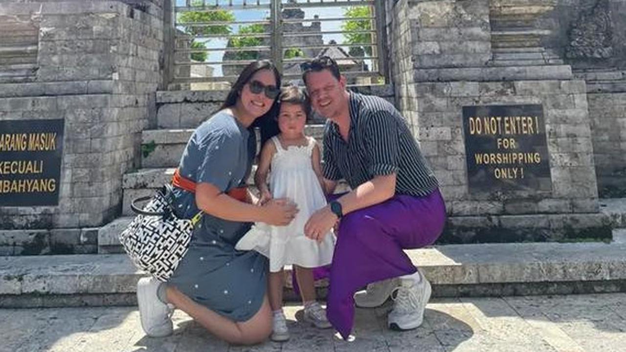 Makin Bahagia! 5 Momen Gracia Indri Diduga Tengah Hamil Anak Kedua saat Liburan di Bali