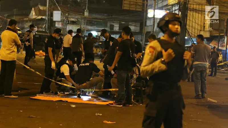 Polisi Lakukan Olah TKP Ledakan Kampung Melayu