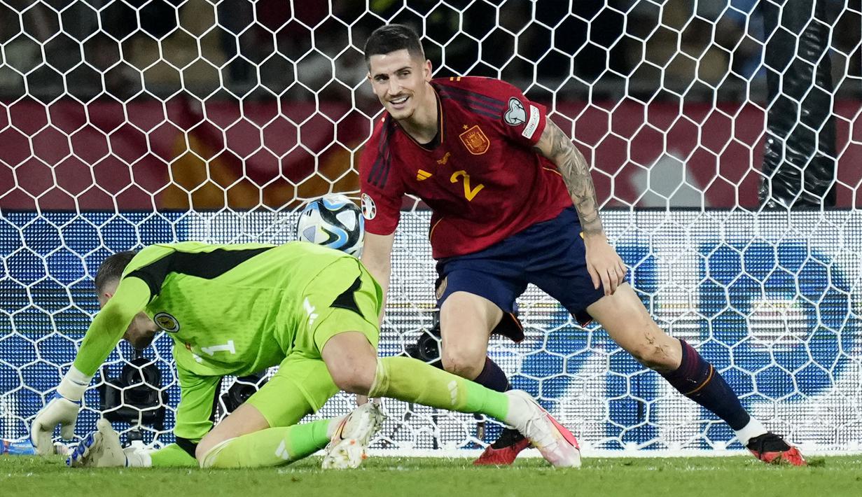 Pemain Spanyol, Oihan Sancet melakukan selebrasi setelah mencetak gol kedua timnya ke gawang Skotlandia pada laga Grup A Kualifikasi Euro 2024 di La Cartuja Stadium, Sevilla, Spanyol, Jumat (13/10/2023) dini hari WIB. Spanyol berhasil menang dengan skor 2-0. (AP Photo/Jose Breton)