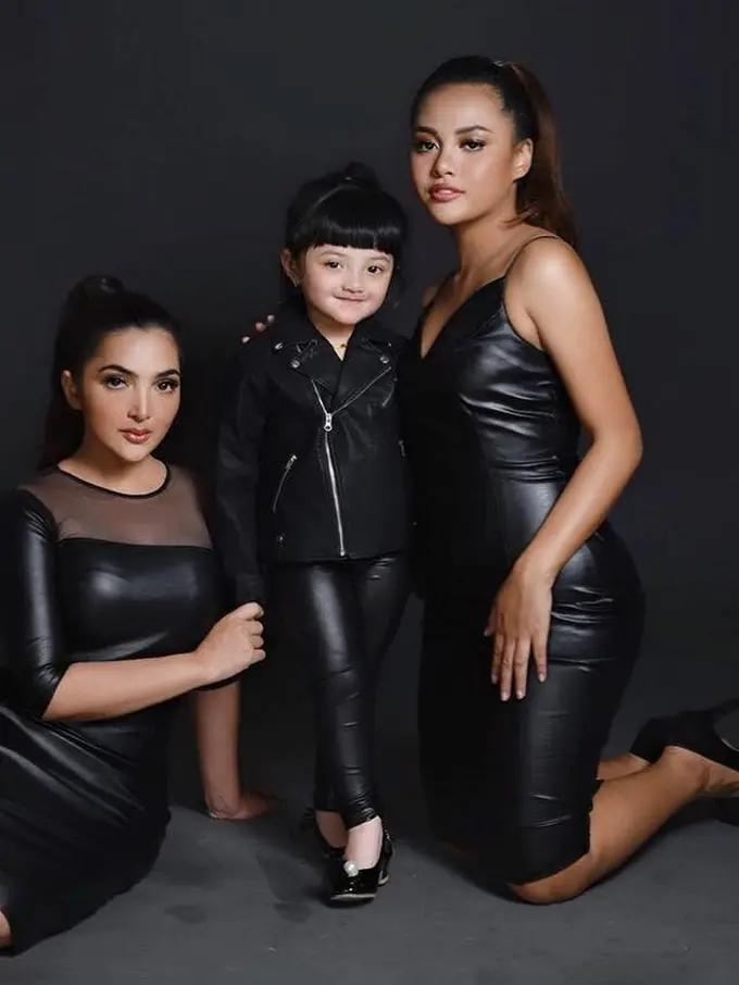 Ashanty dan Anak-Anaknya