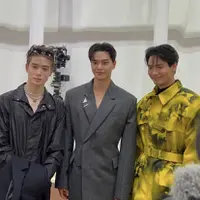 Jeahyun NCT, Song Kang, Win Metawin di Prada SS23 Italia, credit: @eedzilar