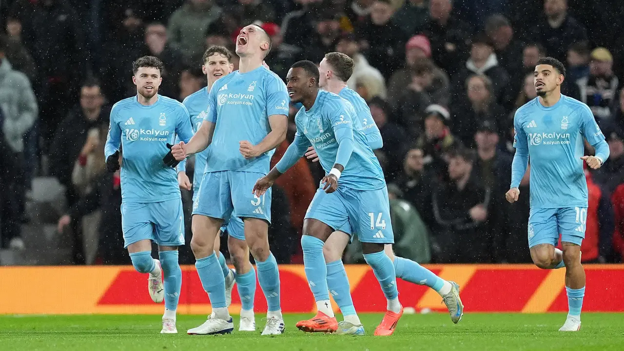 Foto: Momen Nottingham Forest Permalukan MU di Old Trafford, Catatan Buruk Pelatih Baru Berlanjut