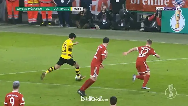 Berita video aksi Shinji Kagawa mengecoh 2 pemain Bayern Munchen sekaligus di DFB Pokal. This video presented by BallBall.