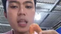 Viral Pemilik Warung Bang Madun Nyak Kopsah Ngamuk Usai Dapat Ulasan Buruk dari Food Vlogger. foto: TikTok @makanlurr