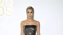 <p>Kim Kardashian berpose saat menghadiri CFDA Fashion Awards di Cipriani South Street di Cipriani South Street di New York pada Senin, 7 November 2022. Ibu empat anak berusia 42 tahun itu yang baru-baru ini menggambarkan dirinya sebagai 'pengubah bentuk', tampak lebih kurus dari sebelumnya dalam gaun transparan. (Photo by Evan Agostini/Invision/AP)</p>