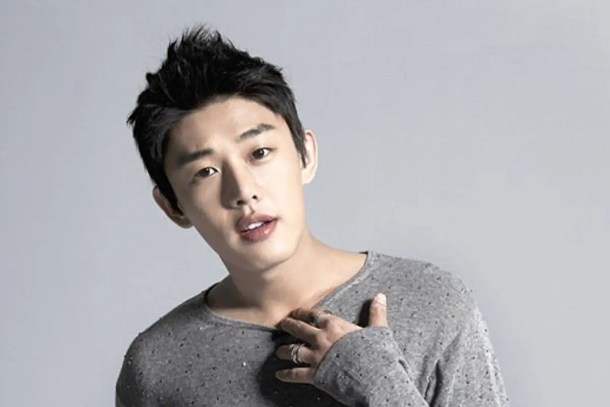 Yoo Ah In