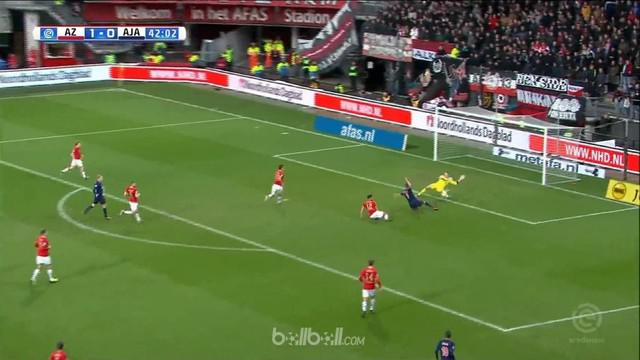 Berita video highlights Eredivisie 2017-2018 antara AZ melawan Ajax dengan skor 1-2. This video presented by BallBall.