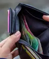 Kepribadian Orang yang Suka Menggunakan Dompet Kecil dan Dompet Besar  (Pexels/Ahsanjaya)