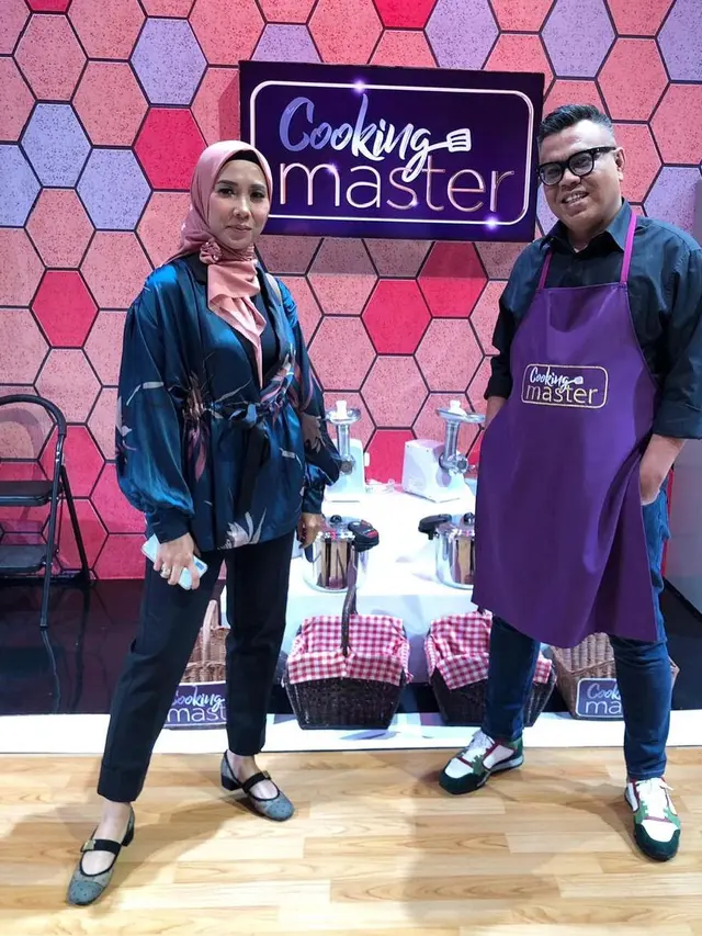 Abdel Achrian dan Riani Wahyuningsih