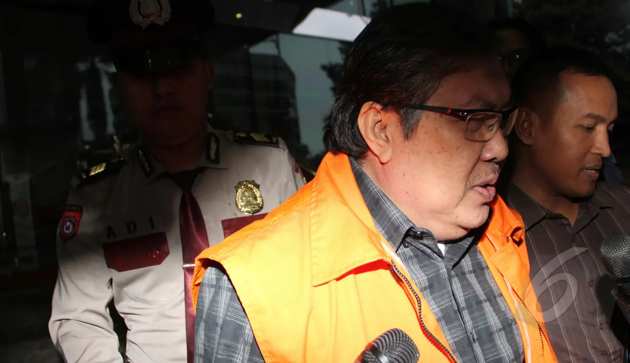 Syahrul Raja Sempurnajaya usai menjalani pemeriksaan di KPK, Jakarta, Rabu (11/3/2015).Ia diperiksa sebagai saksi kasus suap permintaan ijin operasional PT Indokliring Internasional milik PT Bursa Berjangka Jakarta (BJJ).(Liputan6.com/Helmi Afandi)