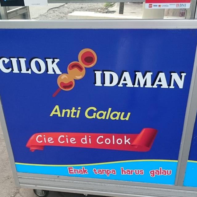 6 Tulisan Nyeleneh di Gerobak Cilok Ini Bikin Pembeli Jadi Salah Fokus