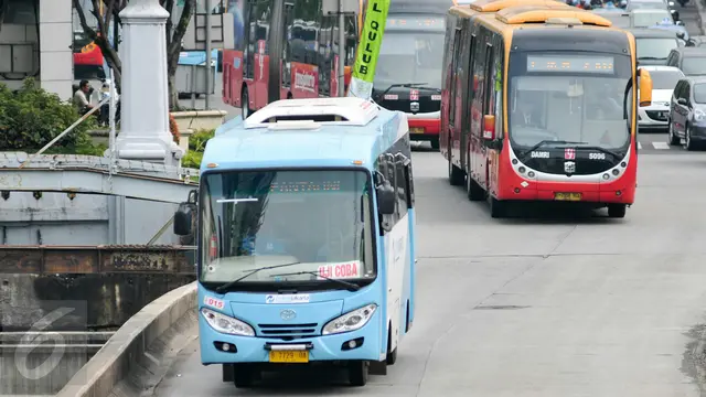 20160104-Tarif BKTB Transjakarta Turun Harga-Jakarta-Yoppy Renato