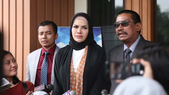 [Bintang] Nikita Mirzani