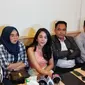 Hana Hanifah dan kuasa hukumnya di Kawasan Tebet, Jakarta Selatan, Kamis (12/10/2023). (Dok via M Altaf Jauhar)