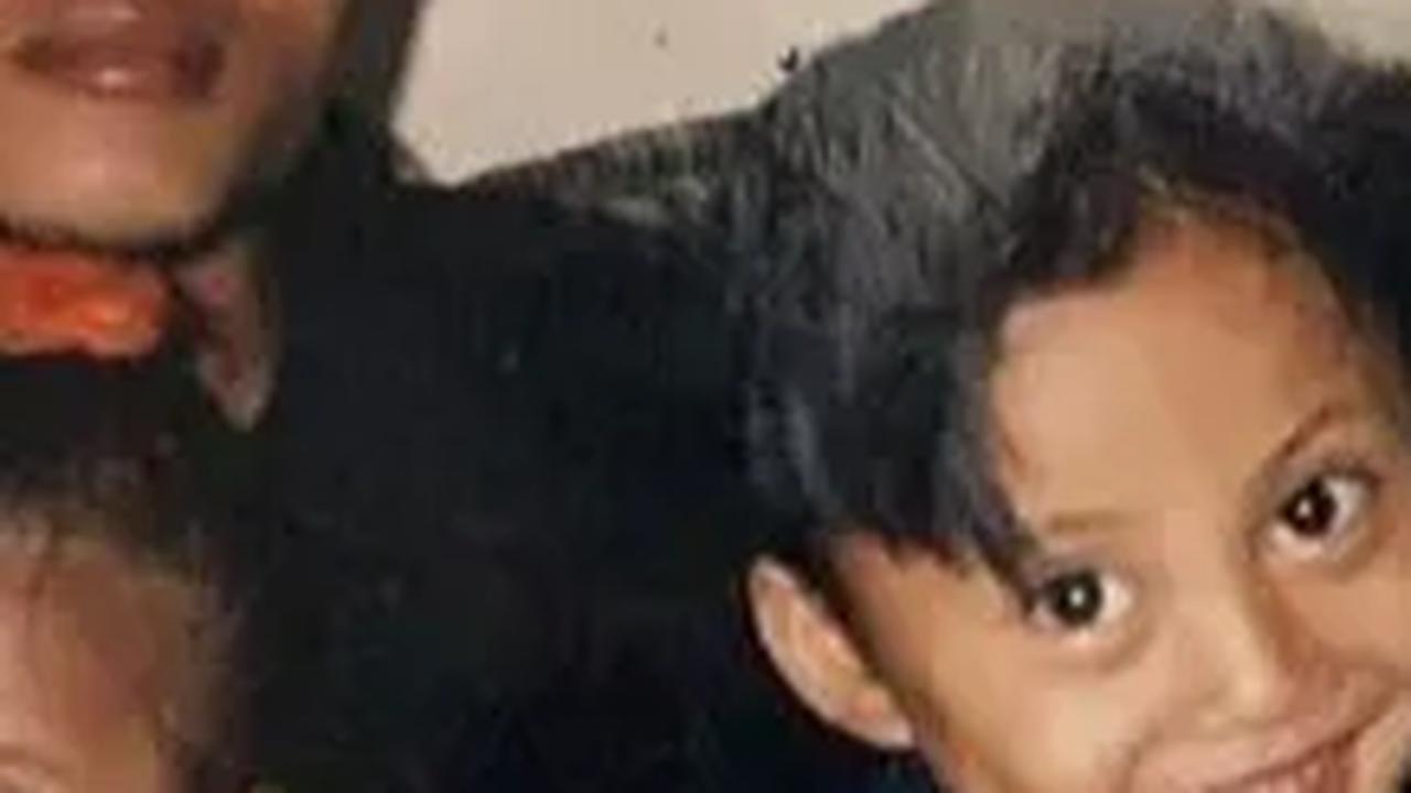 Potret Rumah Sederhana Keluarga Rizky Febian saat Kecil, di Dalamnya Banyak Foto-foto Almarhumah Lina Zubaedah