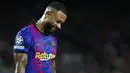 Pertemuan dua klub raksasa Eropa pada matchday 1 Grup E Liga Champions 2021/2022 berakhir dengan kekalahan sang tuan rumah, Barcelona. Tak tanggung-tanggung, Bayern Munchen habisi Barca dengan skor 3-0. (Foto: AP/Joan Monfort)