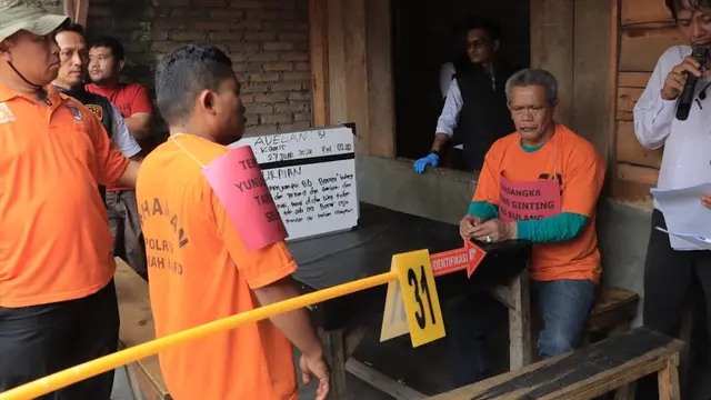 Rekonstruksi Pembakaran Rumah Wartawan