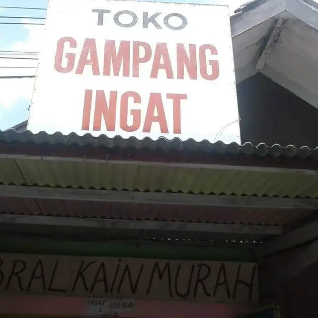 6 Potret Nama Tempat Usaha Ini Nyeleneh Banget, Bikin Mikir Dua Kali