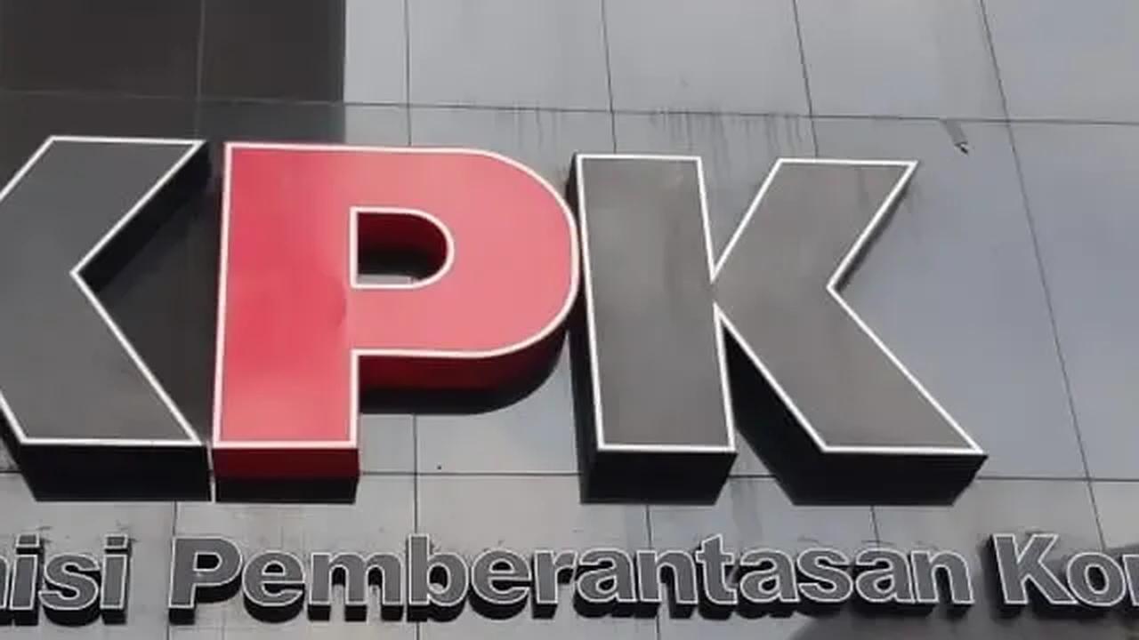 Ali mengatakan, penghuni boleh menempati rumah tersebut selama belum ada putusan pengadilan yang berkekuatan hukum tetap. Meski belum ada putusan inkrah, Ali menyebut penghuni tak bisa menjualnya kepada orang lain.