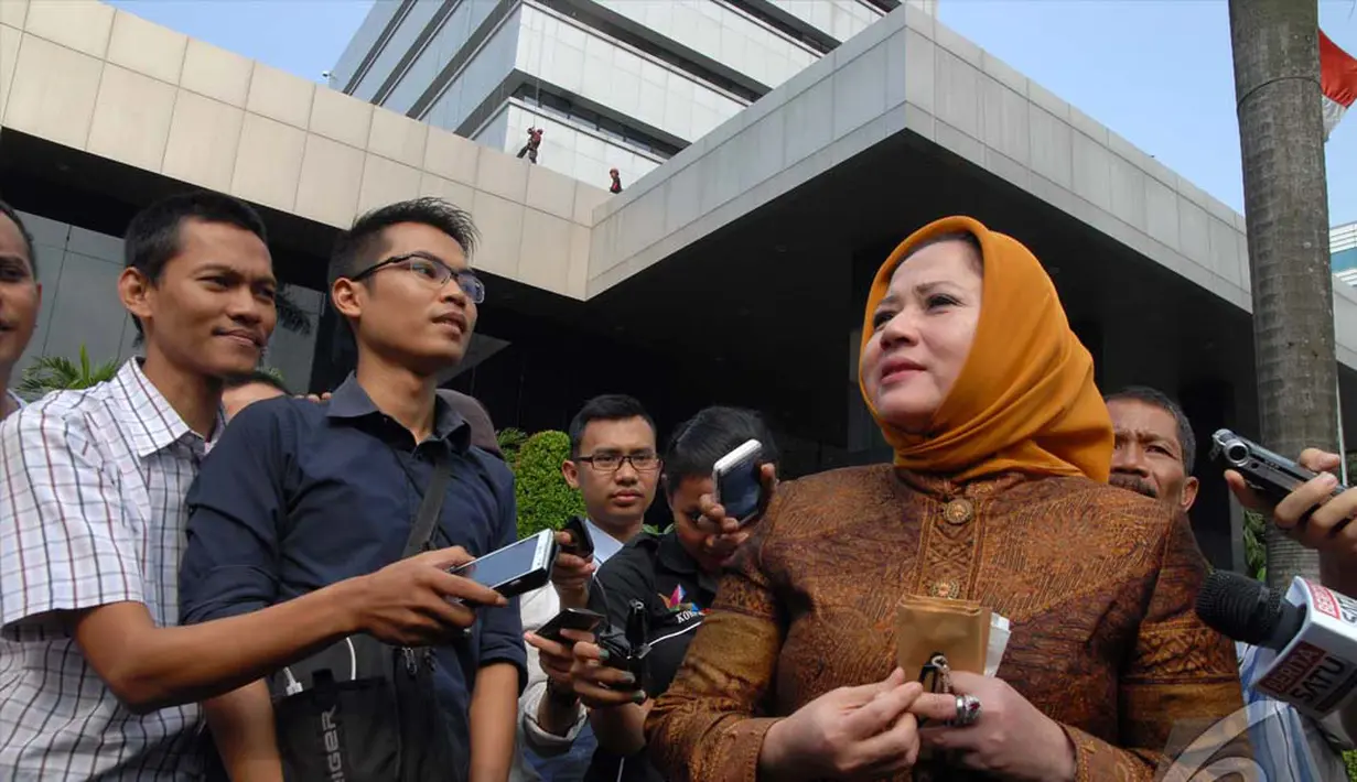 Wardhatul diperiksa sebagai saksi kasus dugaan korupsi penyelenggaraan haji 2012-2013 untuk Tersangka Suryadharma Ali selaku Menteri Agama sekaligus suaminya, Jakarta, Rabu (16/7/2014) (Liputan6.com/Miftahul Hayat)