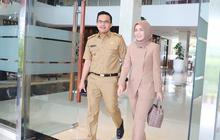 Potret Cantik Dine Mutiara Dampingi Sahrul Gunawan Dinas, Ngaku Simulasi Jadi PNS tapi Nangis Sepanjang Acara