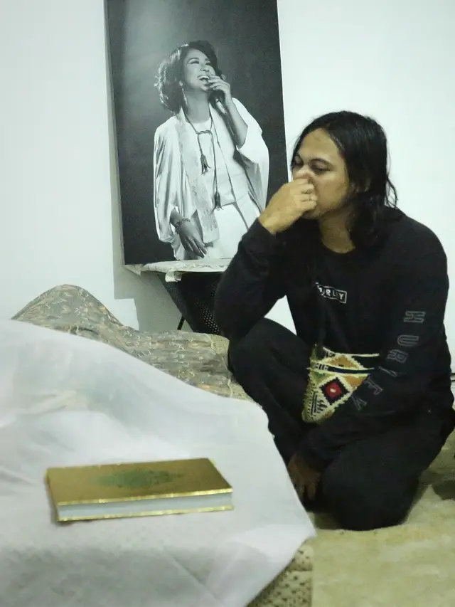 [Fimela] Suasana  Rumah Duka Ria Irawan