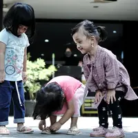 Mengajarkan anak tentang batas fisik sejak dini tidak hanya soal sopan santun, tetapi juga menjadi bekal penting di masa depan. (Foto/dok: Pexels/More Amore)
