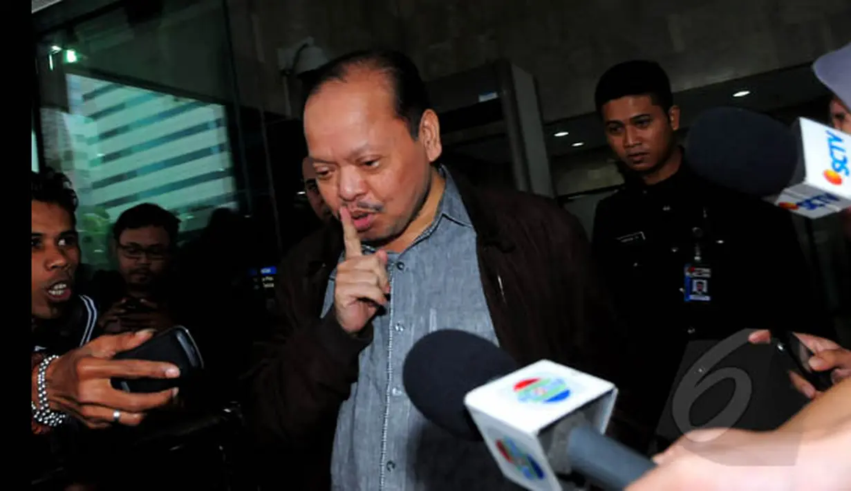 Sutan Bhatoegana diperiksa sebagai saksi atas tersangka mantan Sekjen Kementerian ESDM Waryono Karno, yang diduga terlibat kasus suap atau gratifikasi di Kementerian ESDM, Jakarta, Selasa (20/1/2015). (Liputan6.com/Faisal R Syam)