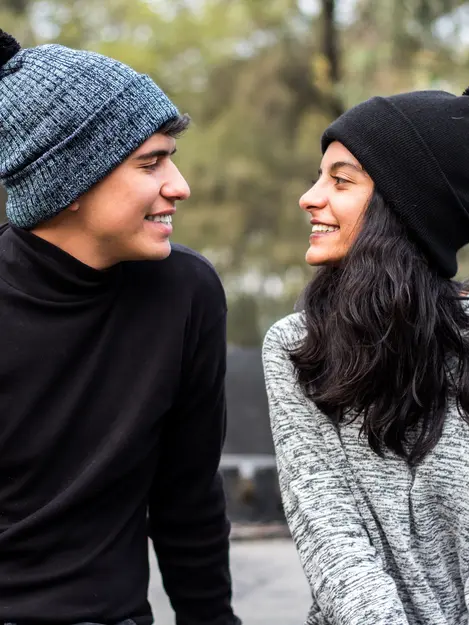 Resapi Ldr Dengan 5 Lagu Romantis Berikut Ini News Entertainment Fimela Com