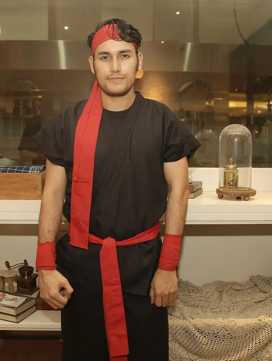 Dalam proses penggarapan film komedi, salah satu aturan yang bisa dikatakan paling utama adalah dilarang melucu. Karena sebagai aktor,  harus melakukan adegan sealami mungkin, sesuai dengan tuntutan skenario. (Bambang E Ros/Bintang.com)