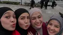 Dalam perjalanan Japan Trip 2024 yang penuh makna ini, geng RANAYU tak hanya saling memberikan dukungan, tetapi juga menunjukkan penampilan kompak dengan outfit layering yang stylish. [@dianayulestari].