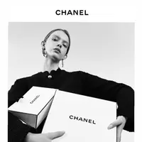 Chanel Beauty suguhkan kado spesial untuk pelanggan setiannya melalui layanan CHANEL E-Shop. Yuk kita intip / Foto dok Chanel.