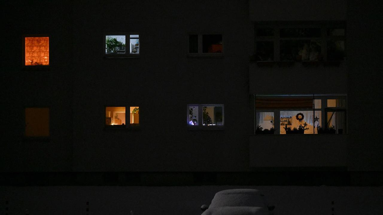 FOTO: Puluhan Ribu Warga Berlin Tanpa Pemanas di Tengah Musim Dingin Akibat Listrik Padam