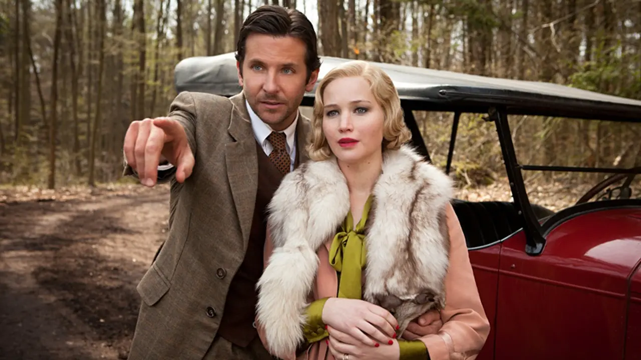  Jennifer Lawrence dan Bradley Cooper 