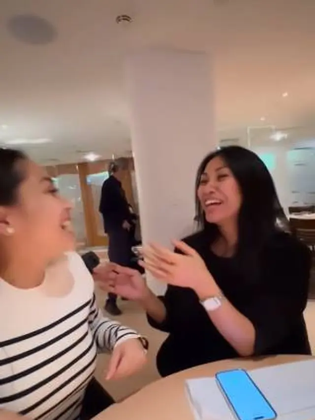 6 Potret Nagita Slavina Bareng Anggun di London, Papa Gideon Pernah Jadi Gitarisnya