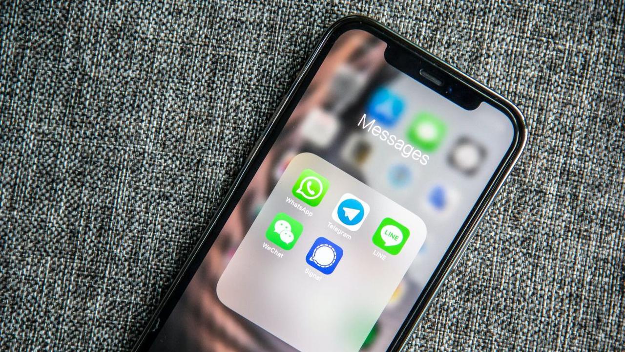 Menariknya adalah admin tidak akan punya akses ke nomor apalagi nama pengguna. Jadi secara prinsip, admin tidak bisa melakukan privat chat ke pengikut.