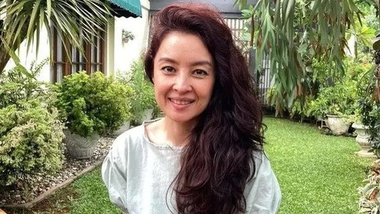 Deretan Artis Indonesia Alih Profesi dari Panggung Hiburan Jadi Pegawai Kantoran, Ada Putri Patricia