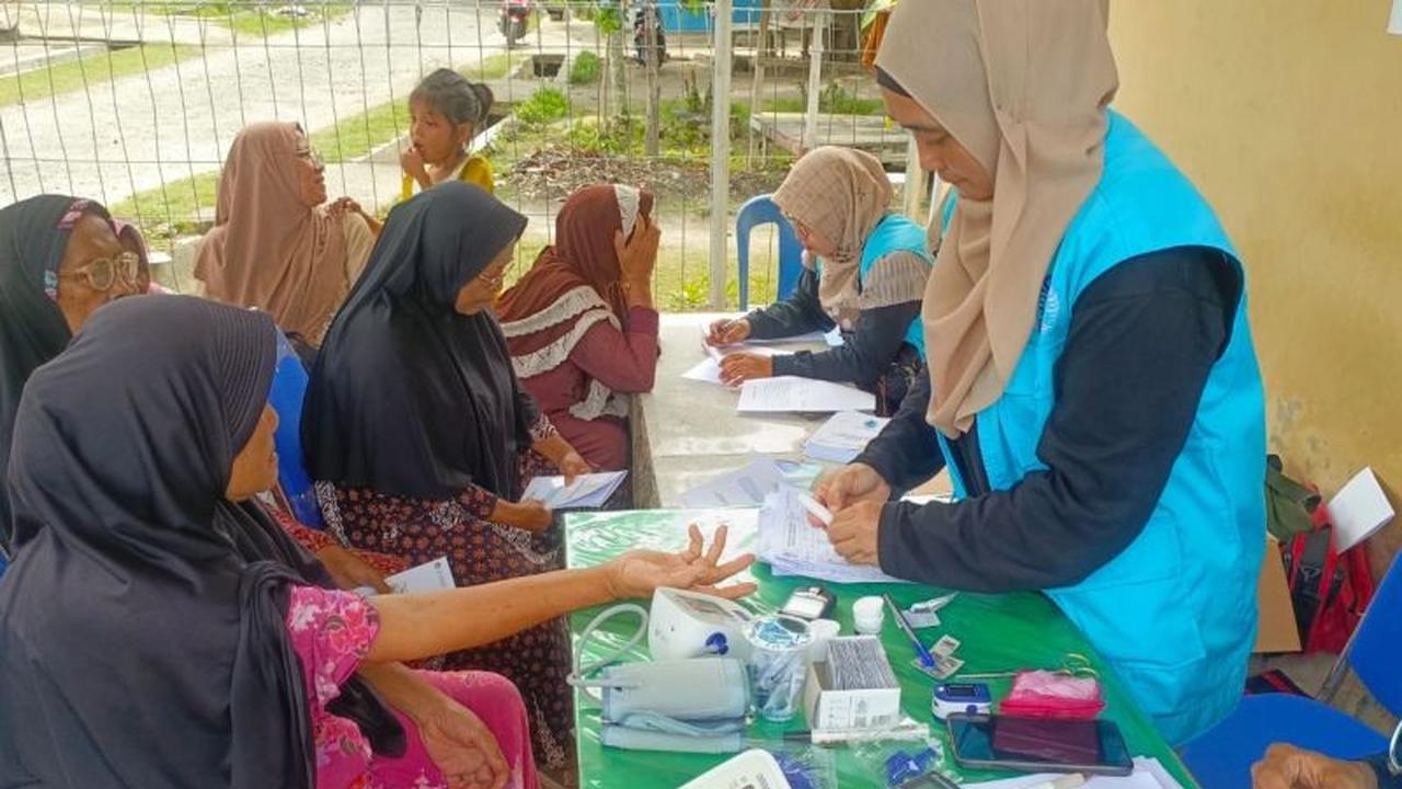 FIK UI Dampingi Warga Terdampak Banjir di Sorkam Tapanuli Tengah, Fokus Pemulihan Holistik