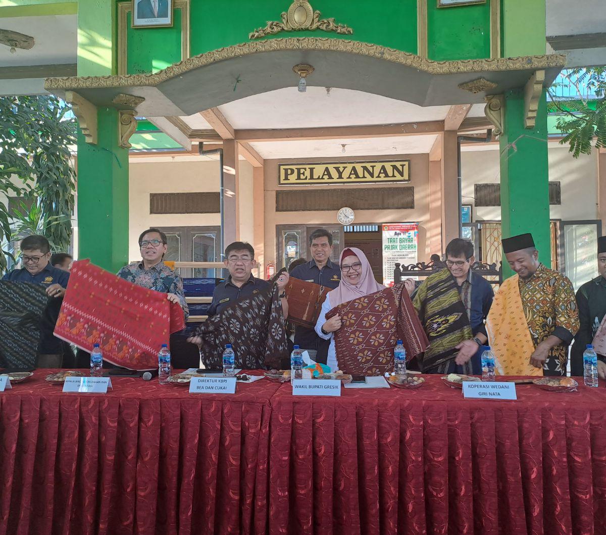 "Ke depannya, kita juga sudah mengirimkan sample ke lima negara," imbuh dia.<br>