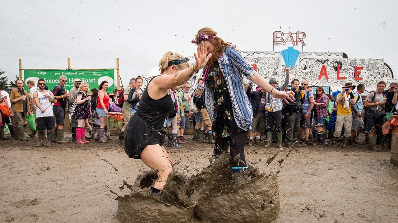 Serunya Kegiatan 180 Ribu Peserta Festival Lumpur di Ingrris